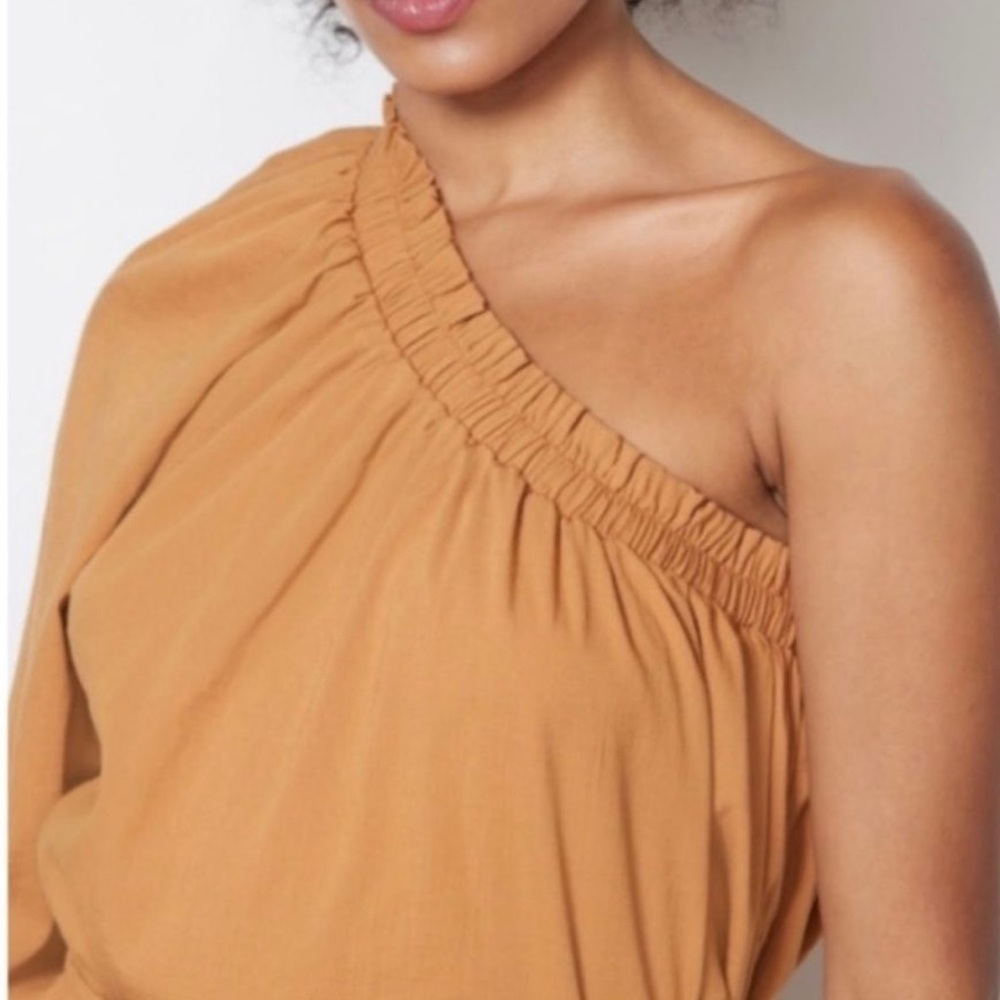 Evereve Shane one Shoulder Top NWT Size Small